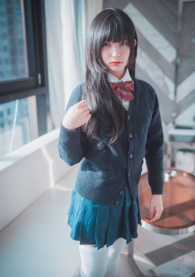 亚洲裸体美女艺术图片_无删减在线播放