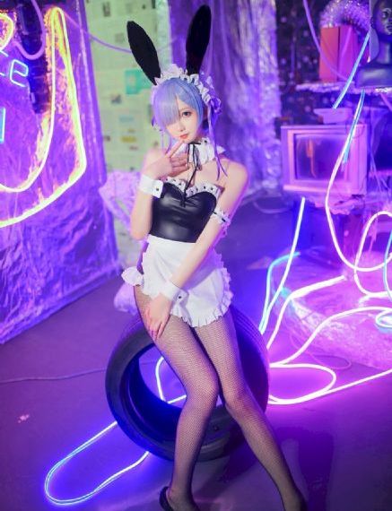 久久伊人网站_720高清完整版播放